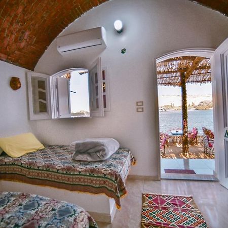 Kafana Guest House Nile View อัสวาน ภายนอก รูปภาพ